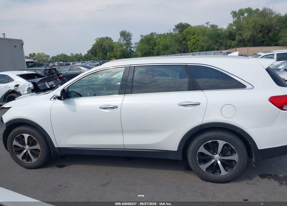 2016 KIA SORENTO VIN: 5XYPH4A58GG164383