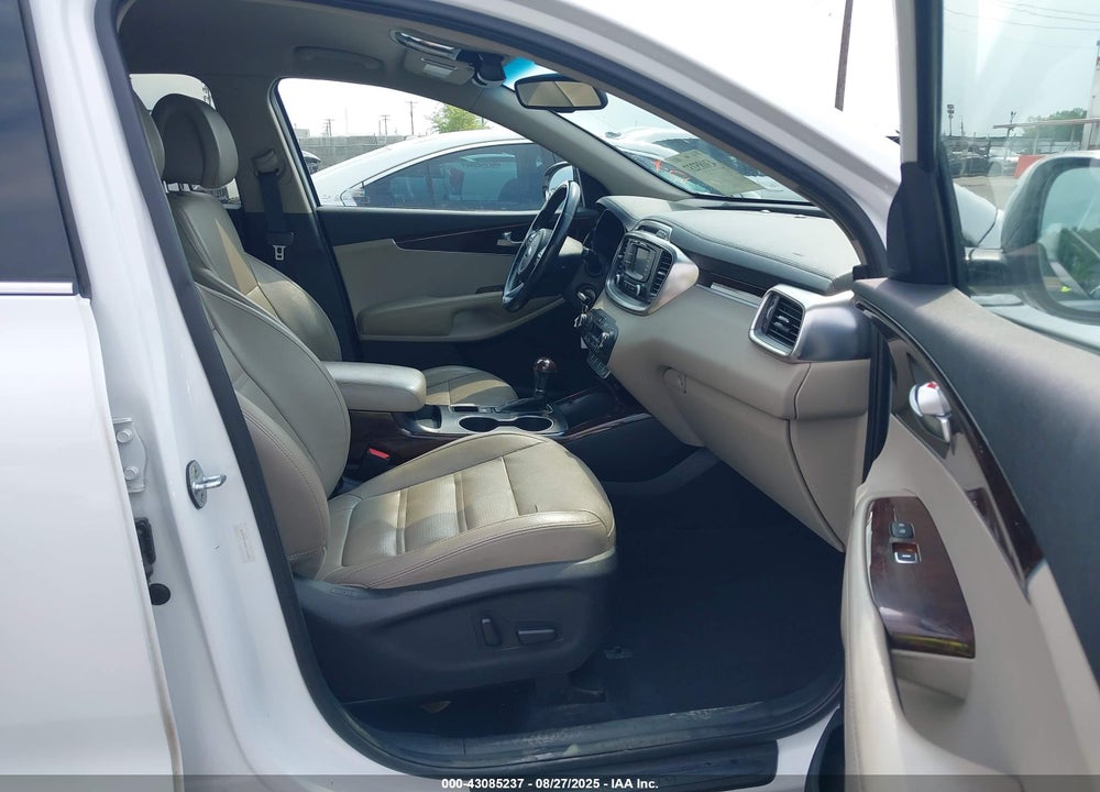 2016 KIA SORENTO VIN: 5XYPH4A58GG164383