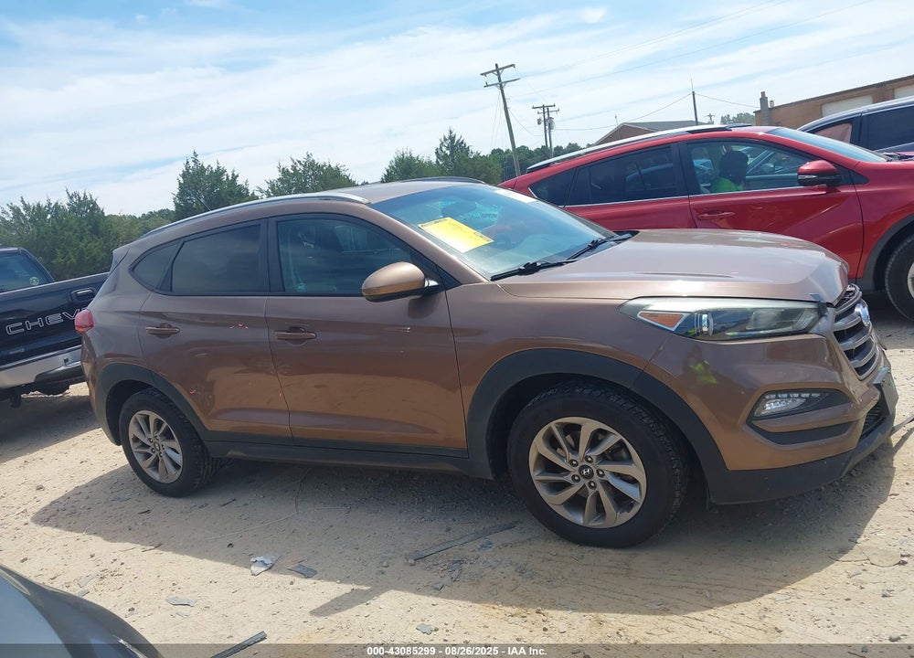 2016 HYUNDAI TUCSON SE VIN: KM8J3CA44GU181343
