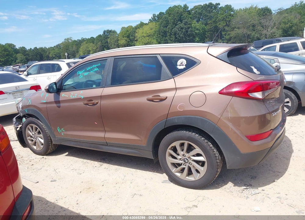 2016 HYUNDAI TUCSON SE VIN: KM8J3CA44GU181343