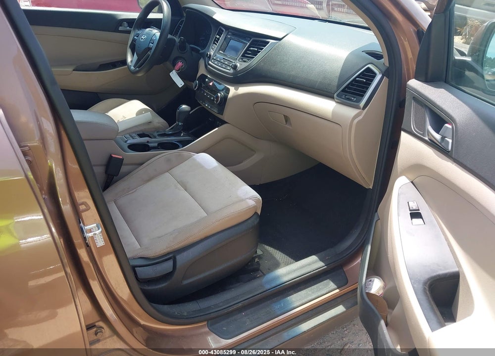2016 HYUNDAI TUCSON SE VIN: KM8J3CA44GU181343