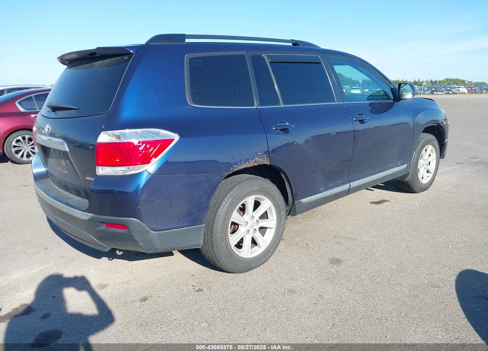 2011 TOYOTA HIGHLANDER BASE V6 VIN: 5TDBK3EH9BS063729