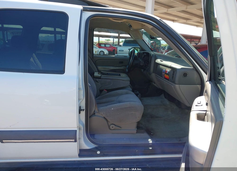 2004 CHEVROLET TAHOE LS VIN: 1GNEC13V74J168722