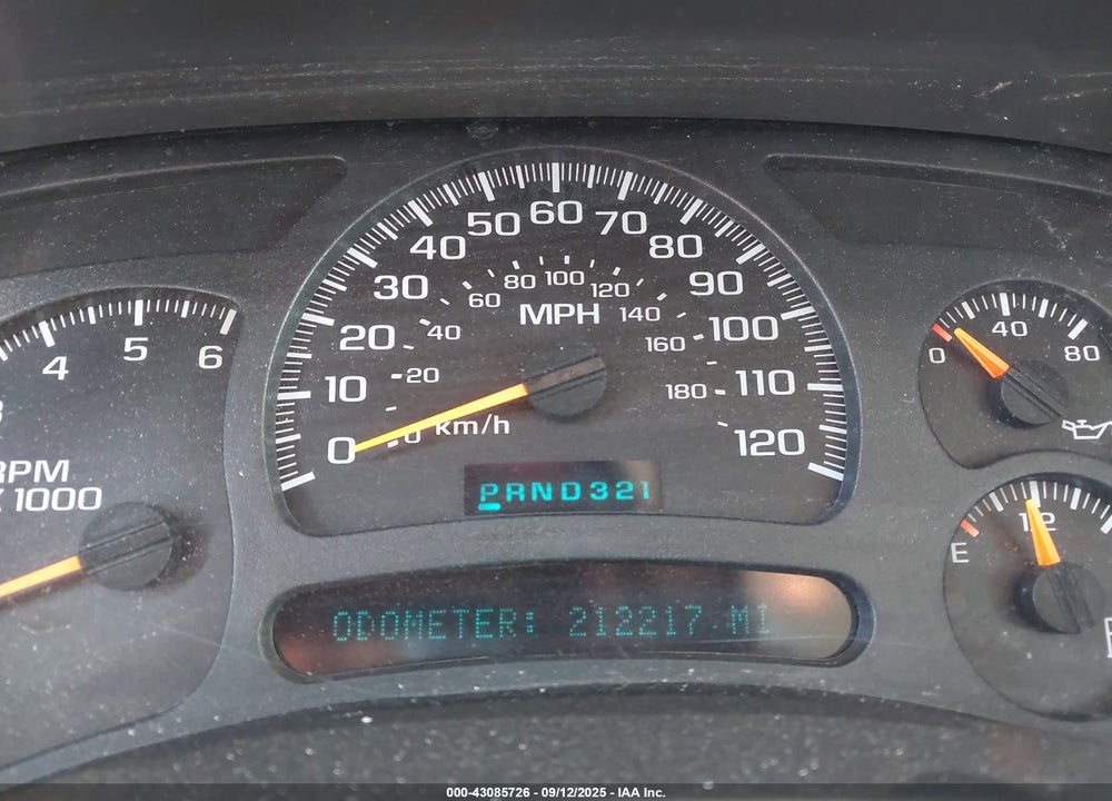 2004 CHEVROLET TAHOE LS VIN: 1GNEC13V74J168722