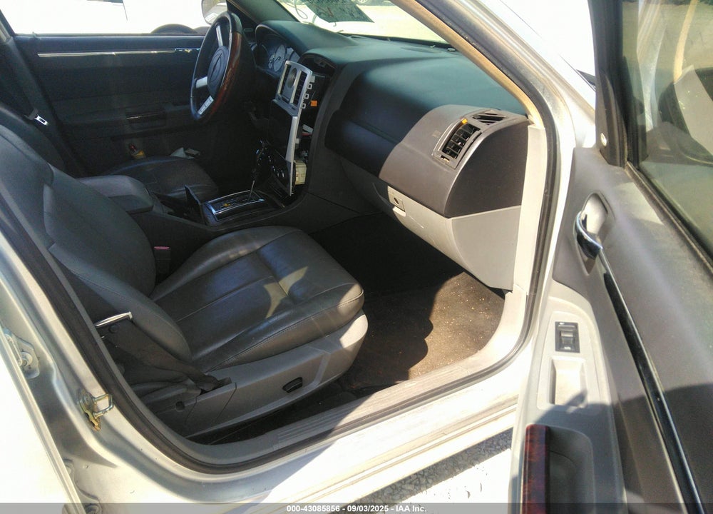 2005 CHRYSLER 300 TOURING VIN: 2C3JA53G45H512214