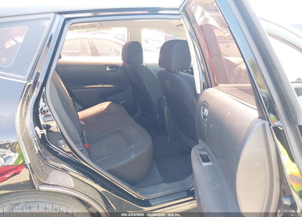 2015 NISSAN ROGUE VIN: JN8AS5MT4FW654915