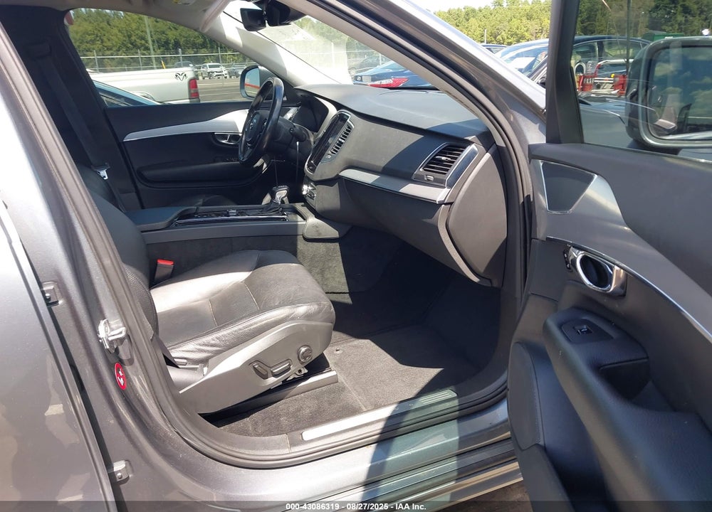 2016 VOLVO XC90 VIN: YV4102XKXG1072106