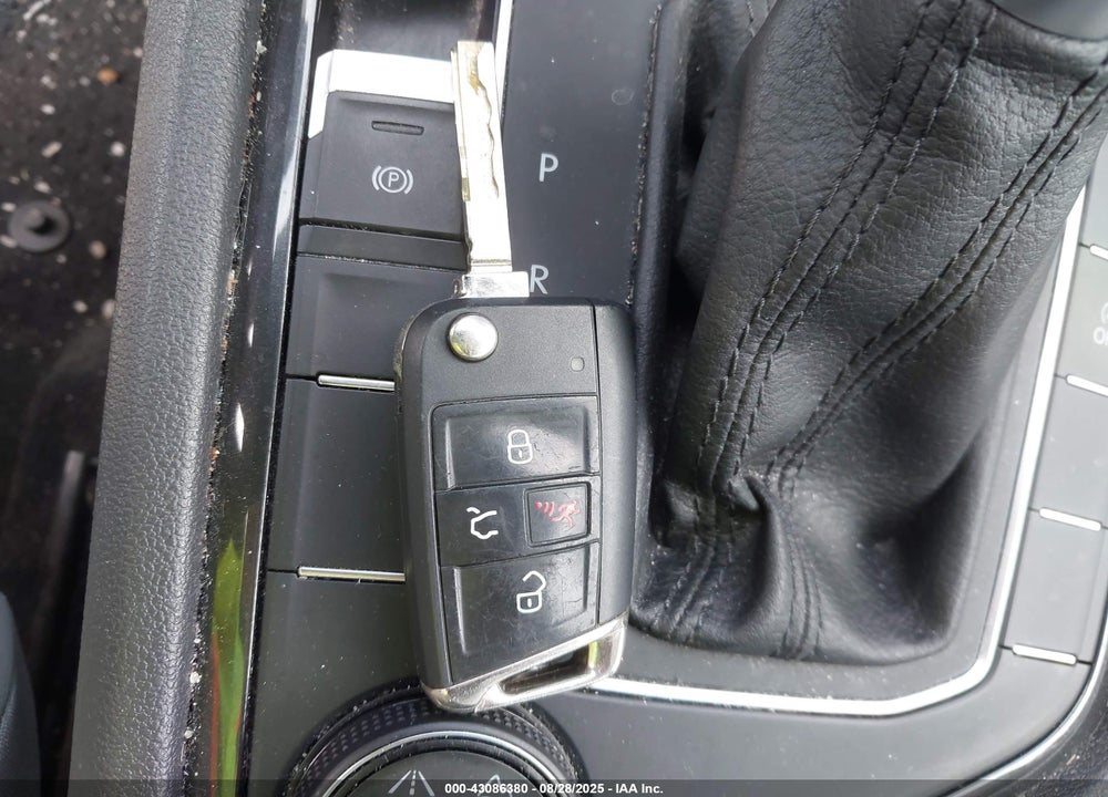 2019 VOLKSWAGEN TIGUAN VIN: 3VV2B7AXXKM004727