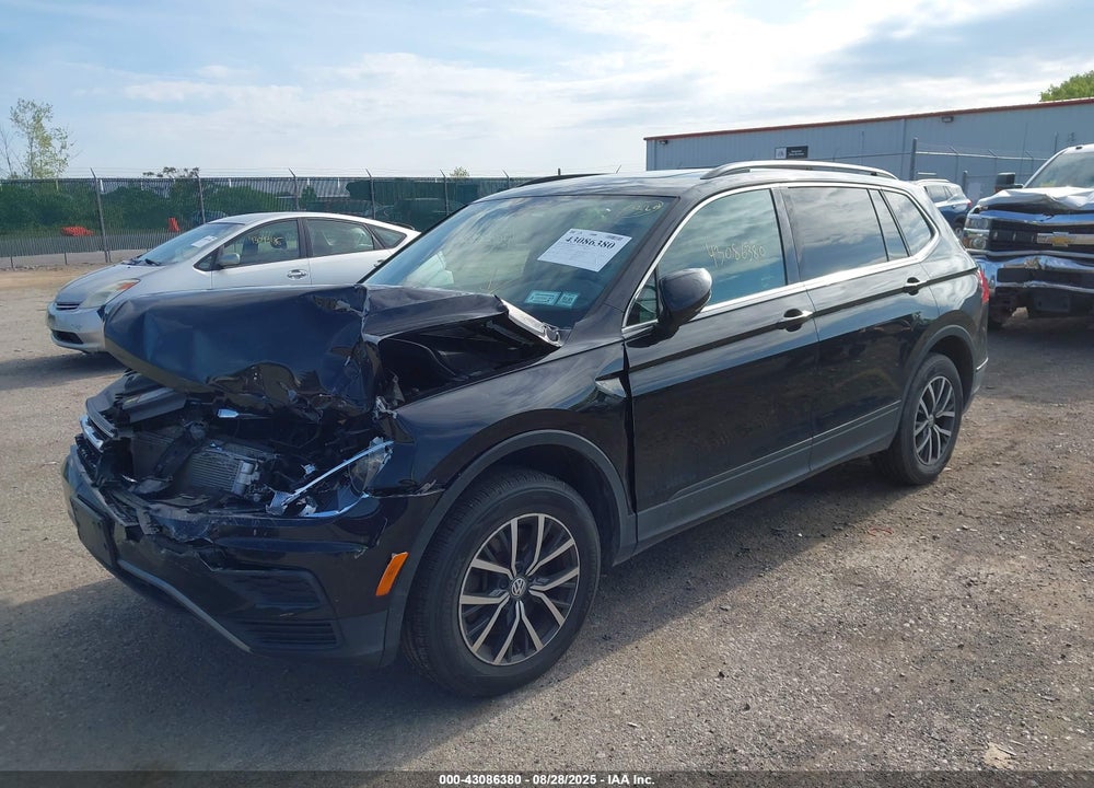 2019 VOLKSWAGEN TIGUAN VIN: 3VV2B7AXXKM004727