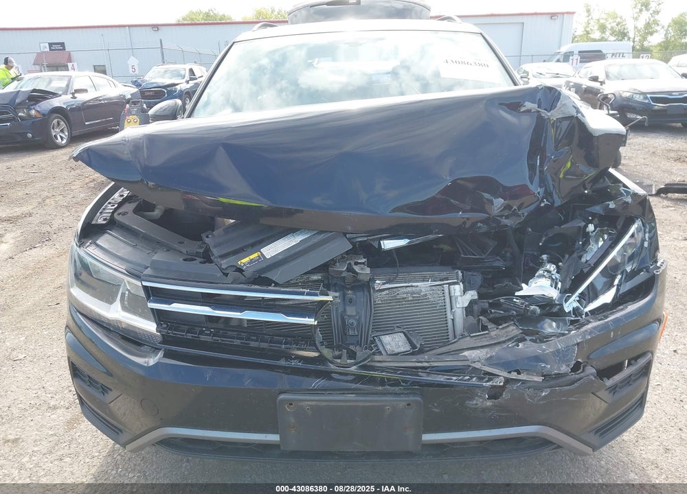 2019 VOLKSWAGEN TIGUAN VIN: 3VV2B7AXXKM004727
