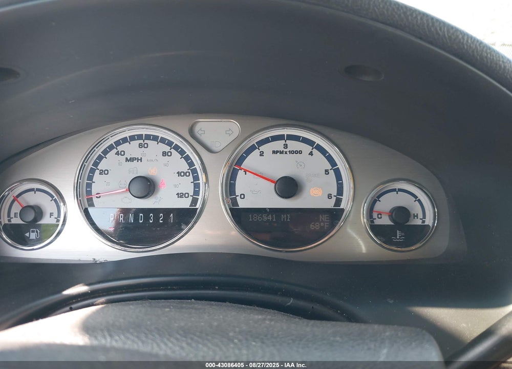 2005 SATURN RELAY FWD VIN: 5GZDV23L25D247765