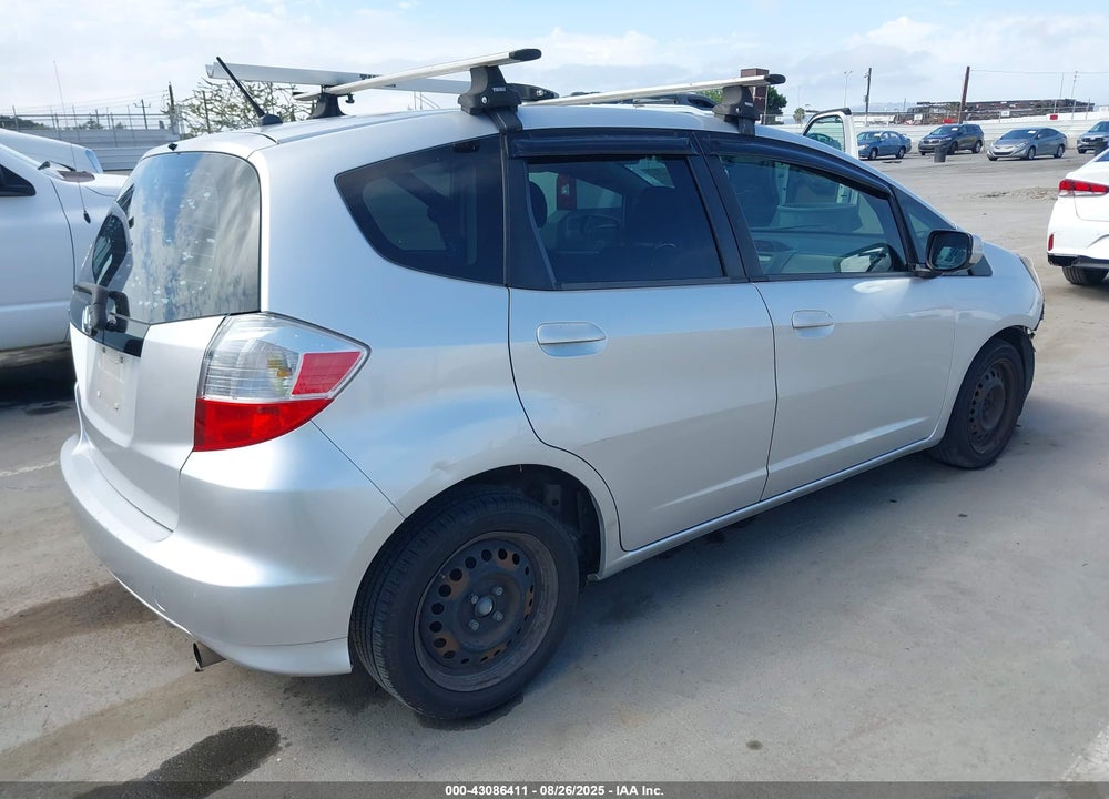 2012 HONDA FIT VIN: JHMGE8H39CC037501