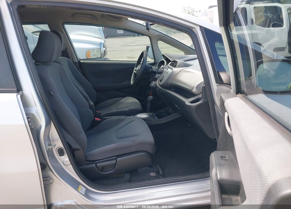 2012 HONDA FIT VIN: JHMGE8H39CC037501
