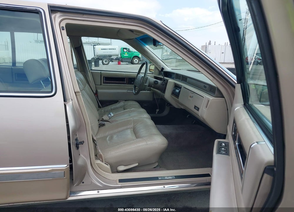 1993 CADILLAC DEVILLE VIN: 1G6CD53B2P4219110