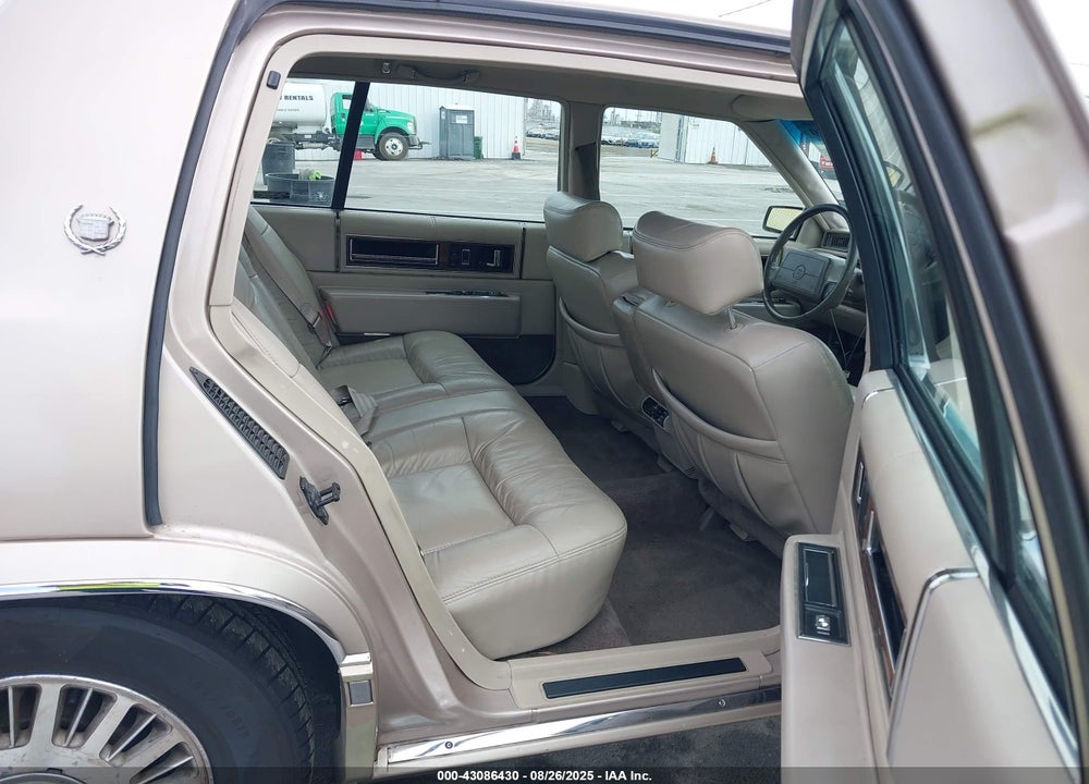1993 CADILLAC DEVILLE VIN: 1G6CD53B2P4219110