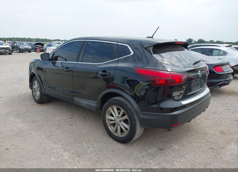 2017 NISSAN ROGUE SPORT S VIN: JN1BJ1CP4HW004892
