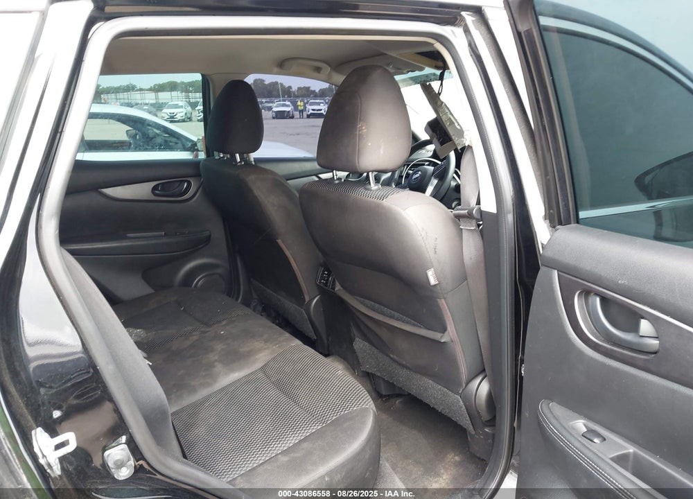 2017 NISSAN ROGUE SPORT S VIN: JN1BJ1CP4HW004892