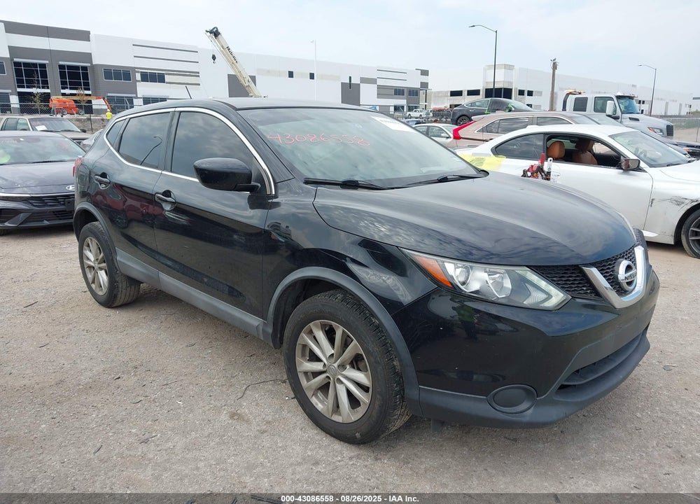 2017 NISSAN ROGUE SPORT S VIN: JN1BJ1CP4HW004892