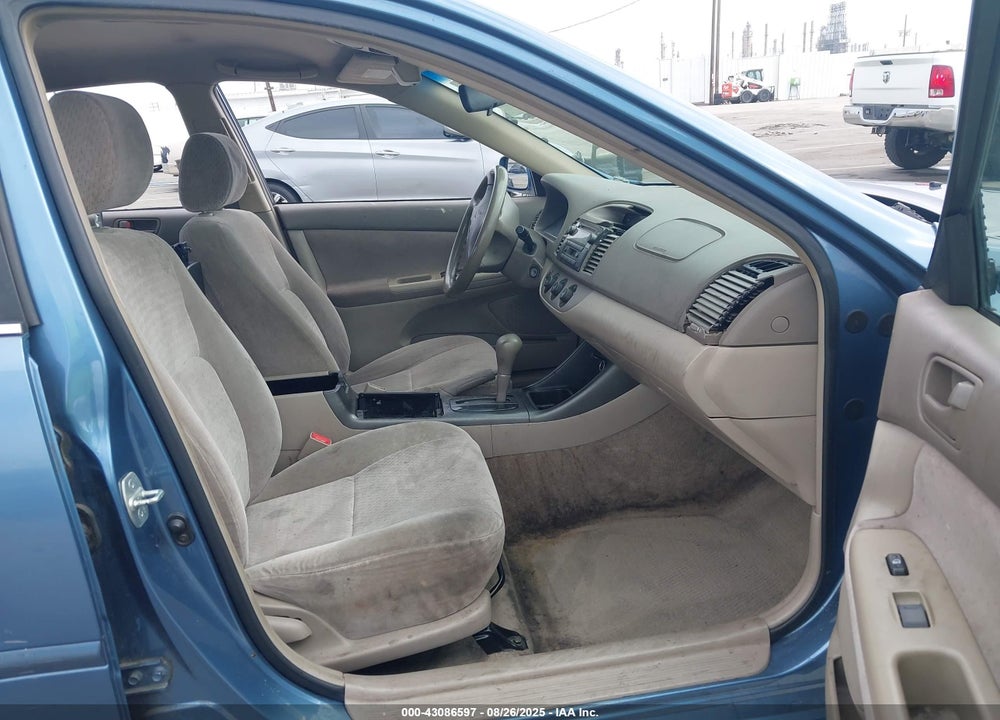 2002 TOYOTA CAMRY LE VIN: JTDBE32K120041153