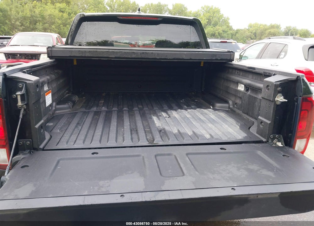 2017 HONDA RIDGELINE VIN: 5FPYK3F60HB029321