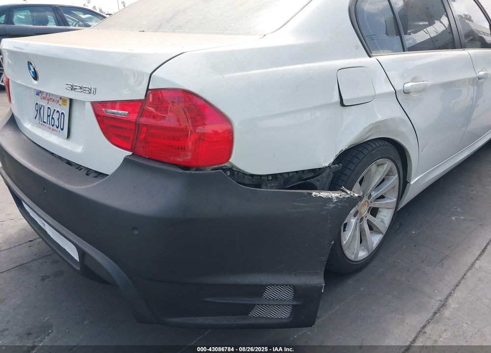 2011 BMW 3 SERIES VIN: WBAPH7C59BE460185