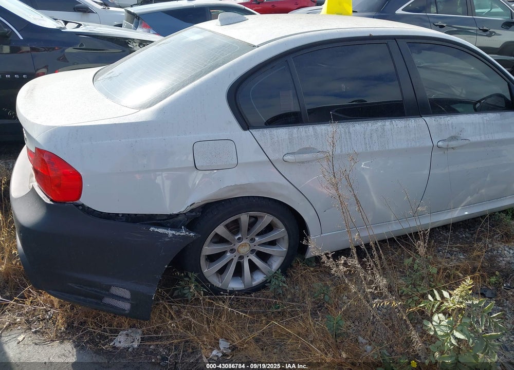 2011 BMW 3 SERIES VIN: WBAPH7C59BE460185