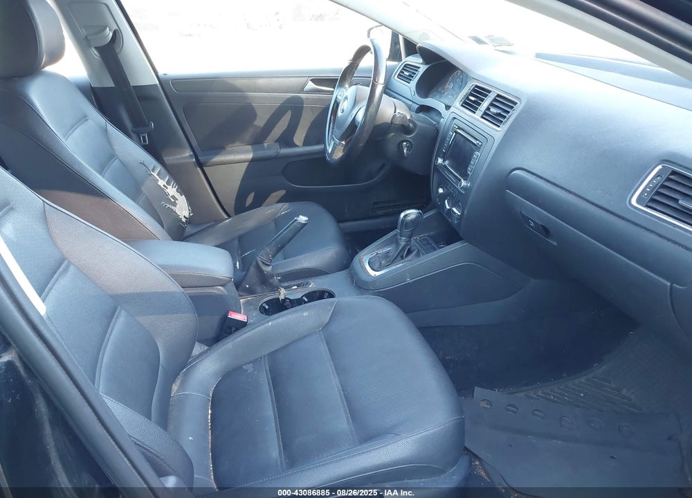 2011 VOLKSWAGEN JETTA 2.5L SE VIN: 3VWDZ7AJ6BM329760