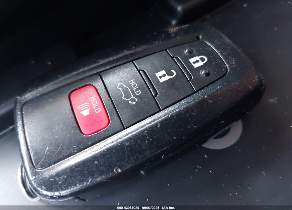 2022 TOYOTA HIGHLANDER XLE VIN: 5TDGZRBHXNS195928