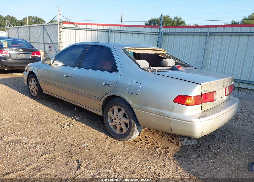 2000 TOYOTA CAMRY LE VIN: JT2BG22K5Y0416841