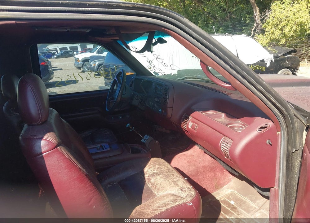 1996 CHEVROLET TAHOE K1500 VIN: 3GNEK18R0TG145796
