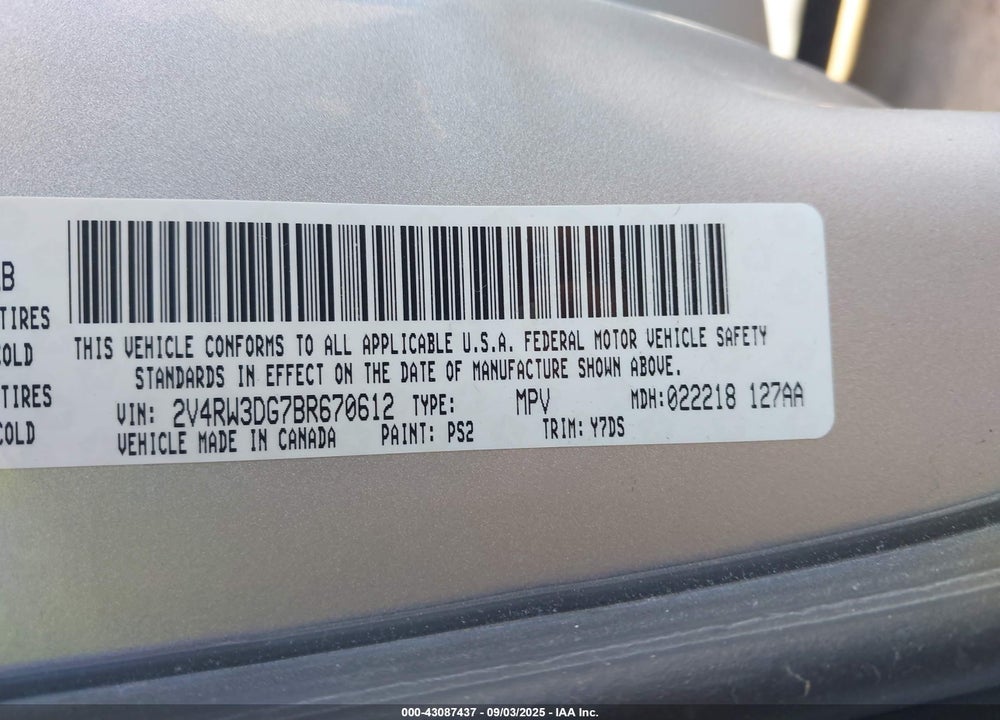 2011 VOLKSWAGEN ROUTAN VIN: 2V4RW3DG7BR670612