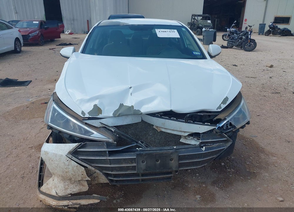 2019 HYUNDAI ELANTRA SE VIN: 5NPD74LF4KH461146