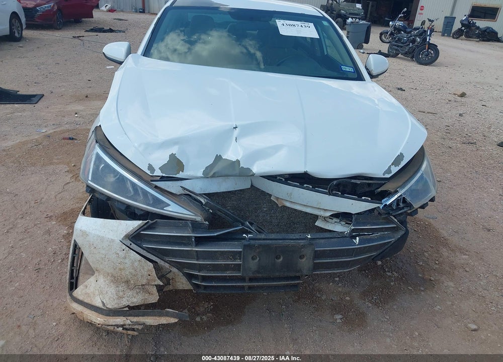 2019 HYUNDAI ELANTRA SE VIN: 5NPD74LF4KH461146