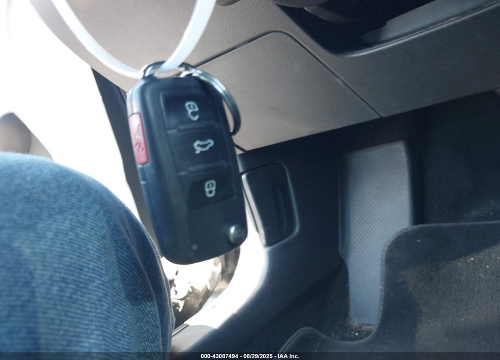 2016 VOLKSWAGEN JETTA VIN: 3VWD17AJ3GM299468