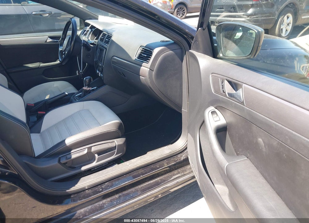 2016 VOLKSWAGEN JETTA VIN: 3VWD17AJ3GM299468
