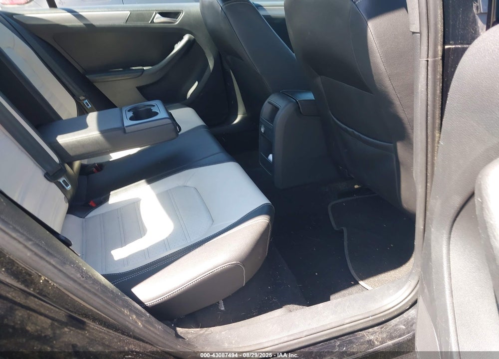 2016 VOLKSWAGEN JETTA VIN: 3VWD17AJ3GM299468