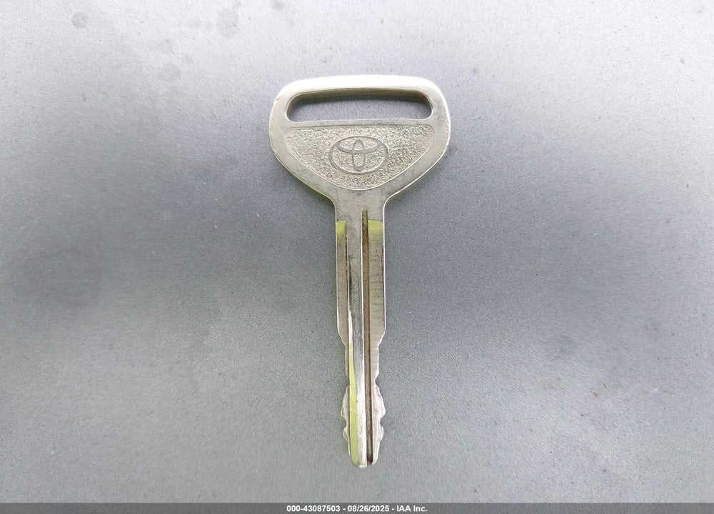 2004 TOYOTA CAMRY LE VIN: 4T1BE32KX4U835382