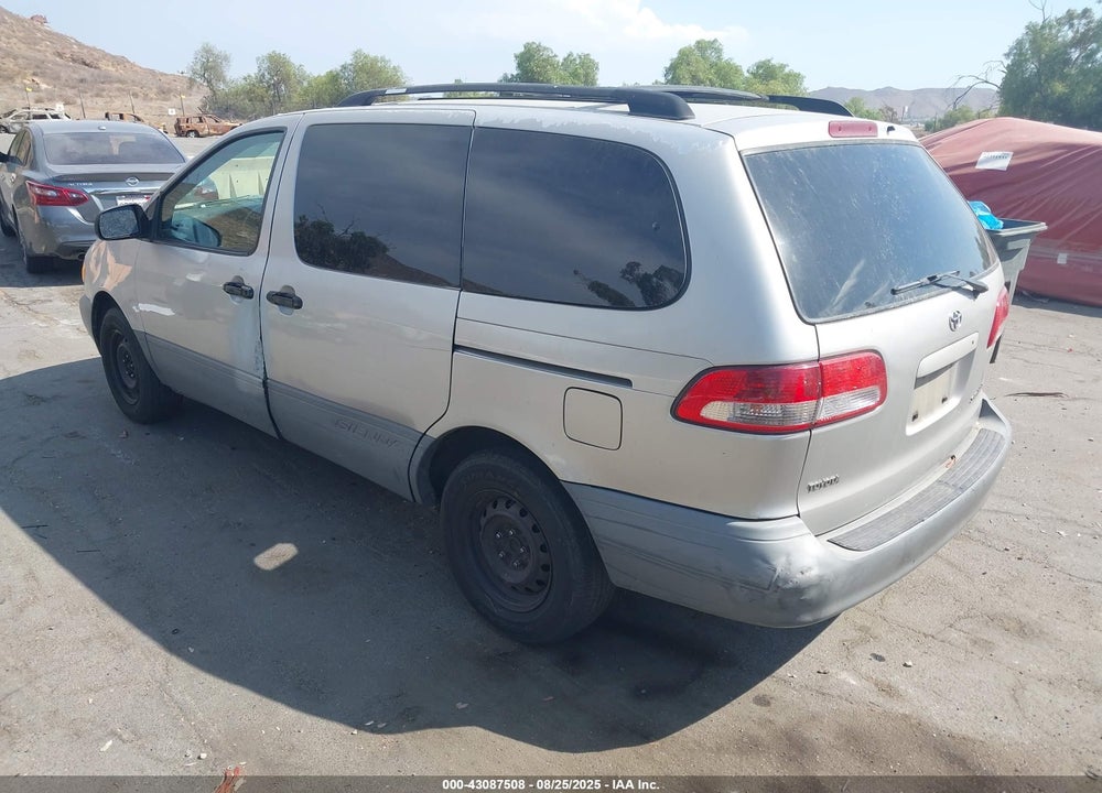 2002 TOYOTA SIENNA CE VIN: 4T3ZF19C32U477027