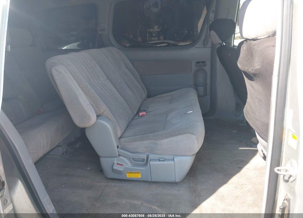 2002 TOYOTA SIENNA CE VIN: 4T3ZF19C32U477027