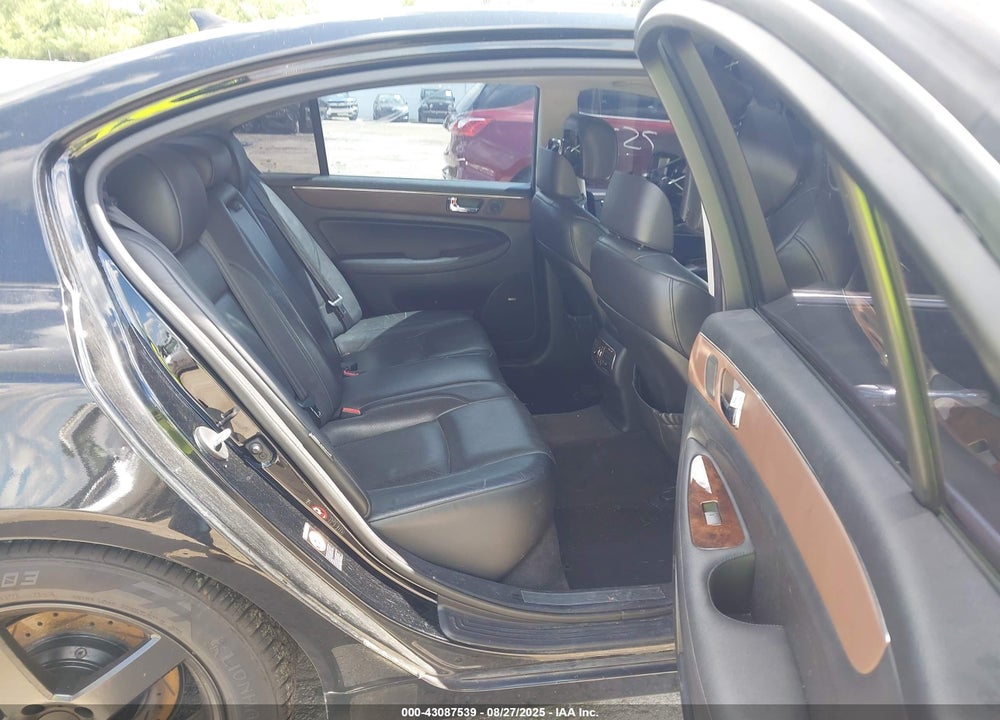 2009 HYUNDAI GENESIS VIN: KMHGC46E49U026263