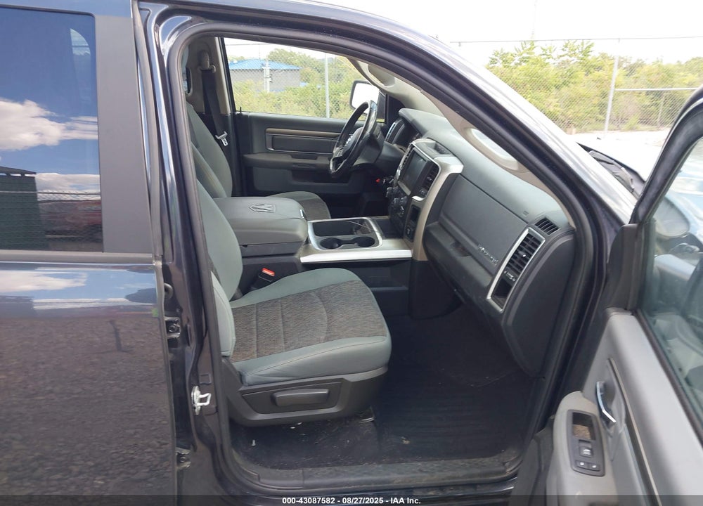 2017 RAM 1500 VIN: 1C6RR7GT4HS853160