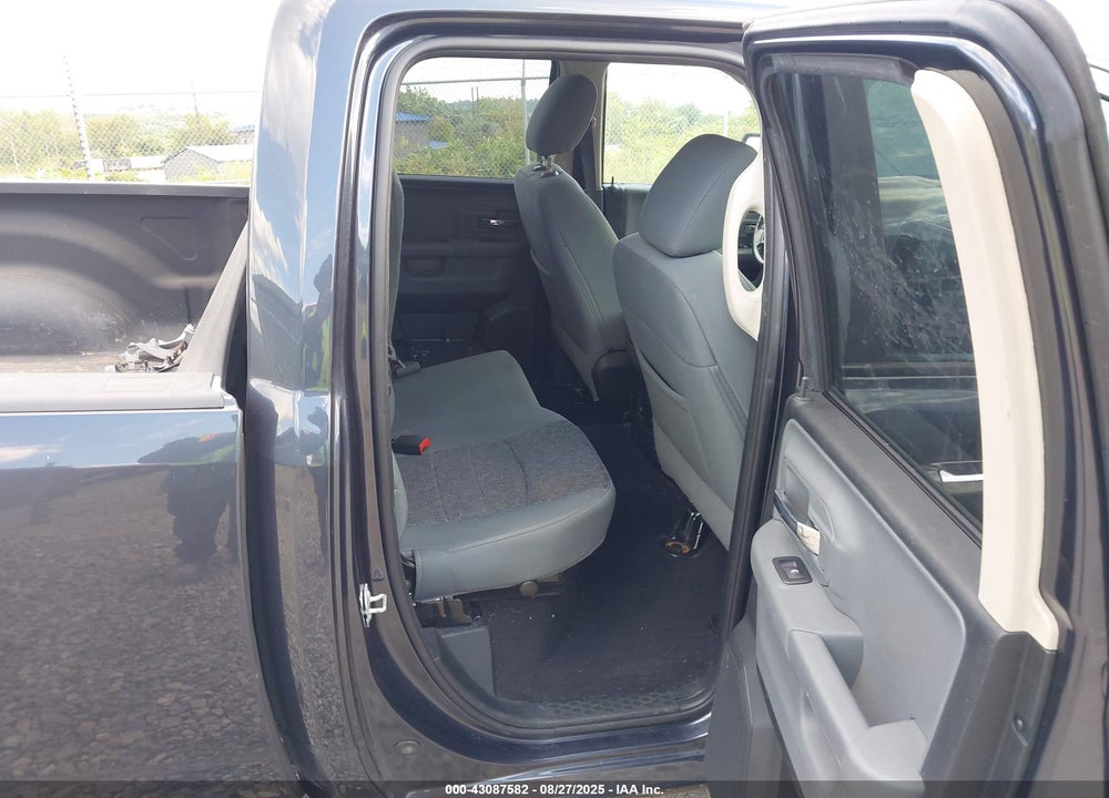 2017 RAM 1500 VIN: 1C6RR7GT4HS853160
