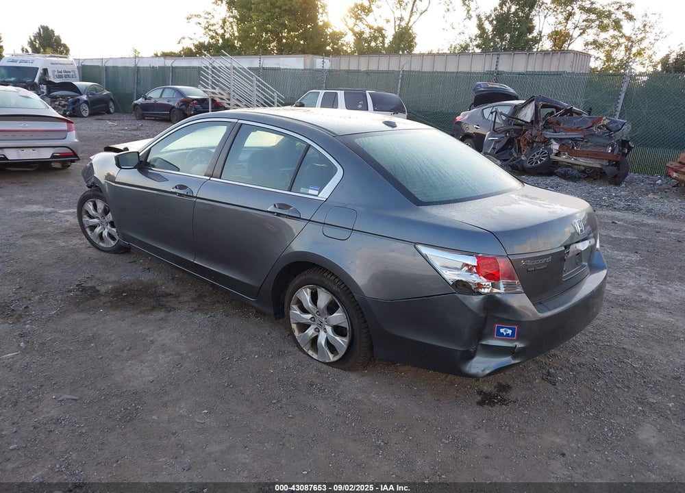 2009 HONDA ACCORD VIN: 1HGCP26839A052572