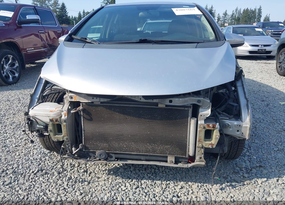 2015 HONDA FIT VIN: 3HGGK5H89FM745708