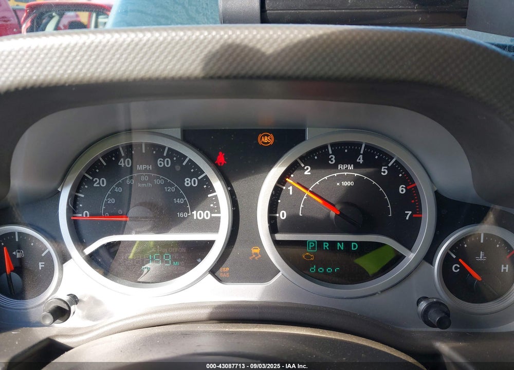 2010 JEEP WRANGLER UNLIMITED SAHARA VIN: 1J4BA5H12AL221027