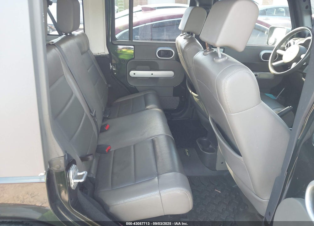 2010 JEEP WRANGLER UNLIMITED SAHARA VIN: 1J4BA5H12AL221027