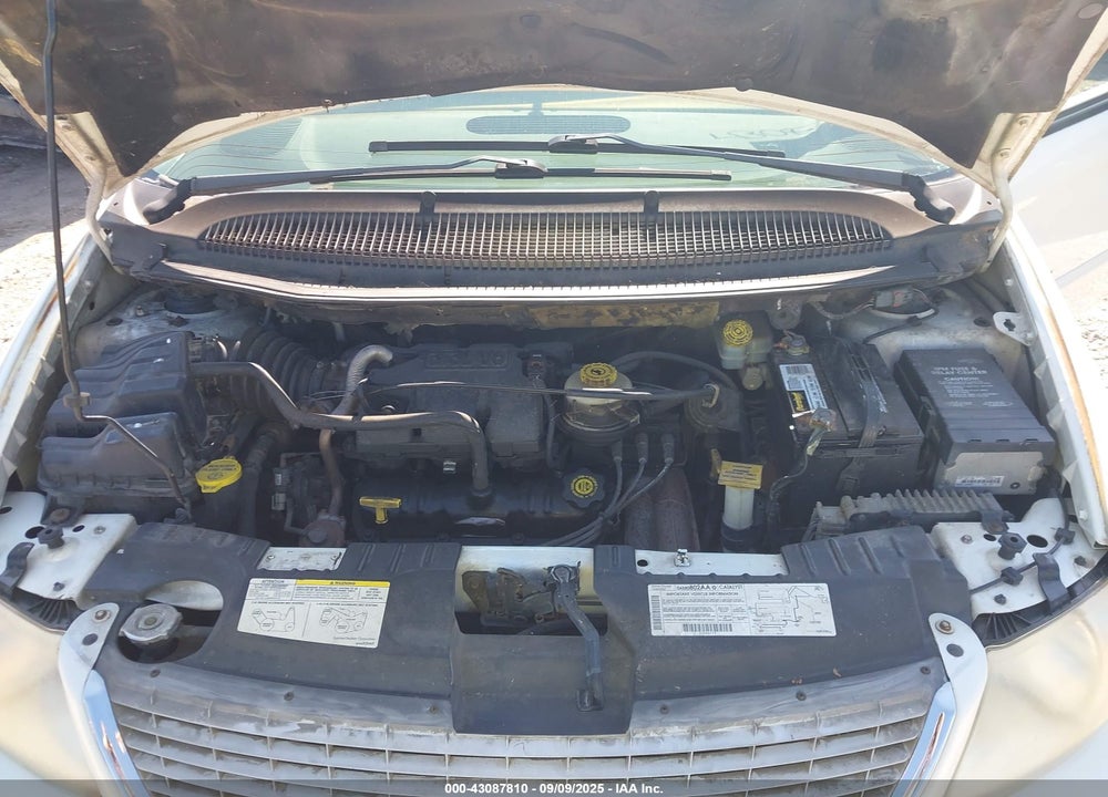 2001 CHRYSLER TOWN & COUNTRY LX VIN: 2C4GP44331R253195