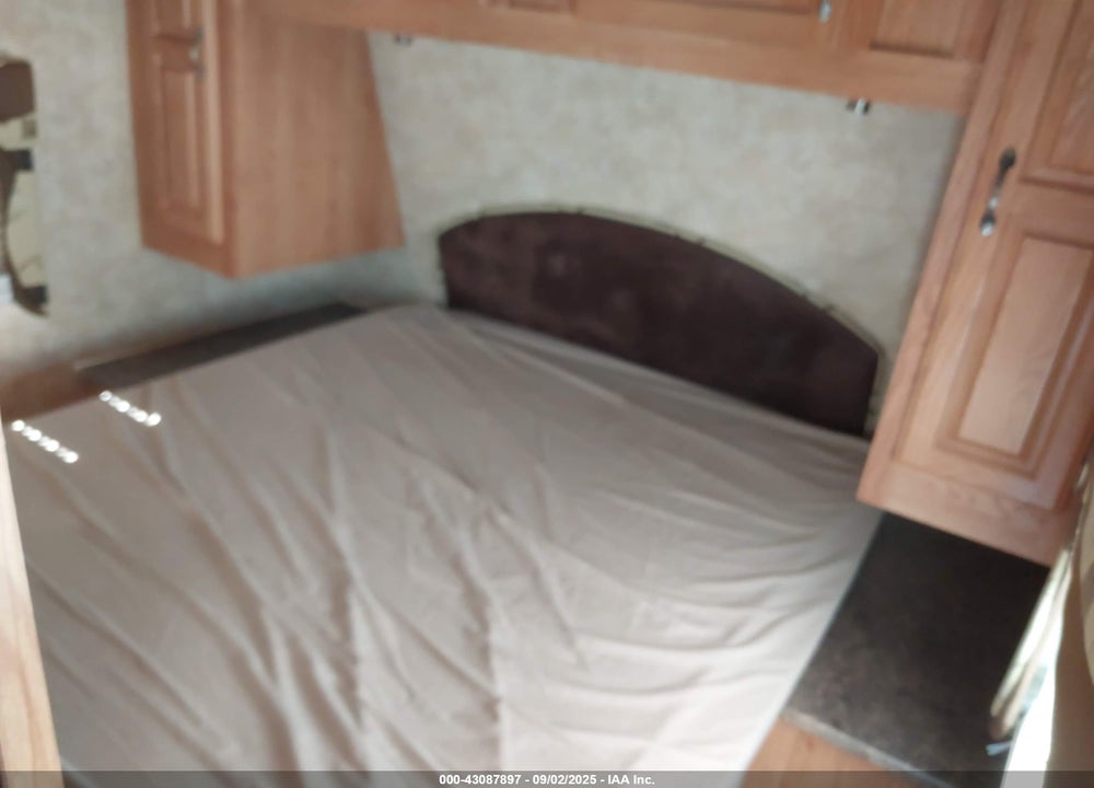 2010 JAYCO EAGLE 324BHDS TRAVEL TRAILER VIN: 1UJBJ0BS6A1CV0104