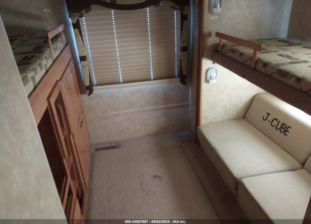 2010 JAYCO EAGLE 324BHDS TRAVEL TRAILER VIN: 1UJBJ0BS6A1CV0104