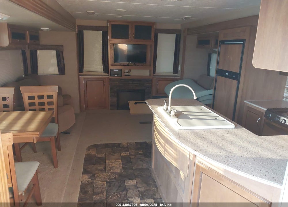 2015 COACHMEN CATALINA 333RETS VIN: 5ZT2CAYB3FT007087